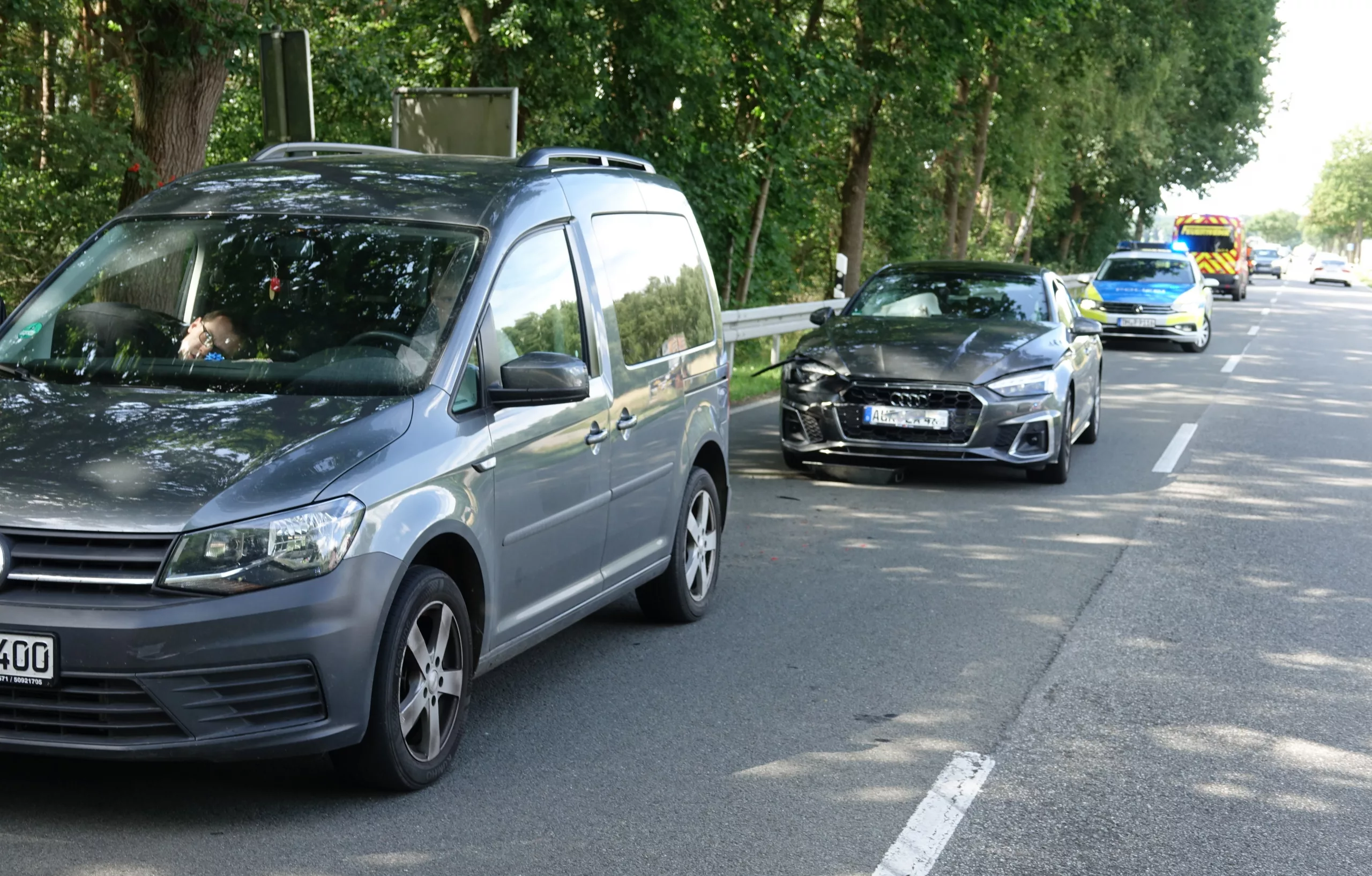 Auf dem Bild sind die beiden Unfallwägen zu sehen.